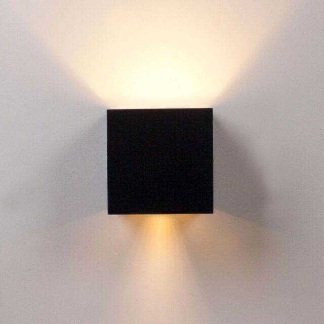 Wandlamp Stretto kubus zwart LED
