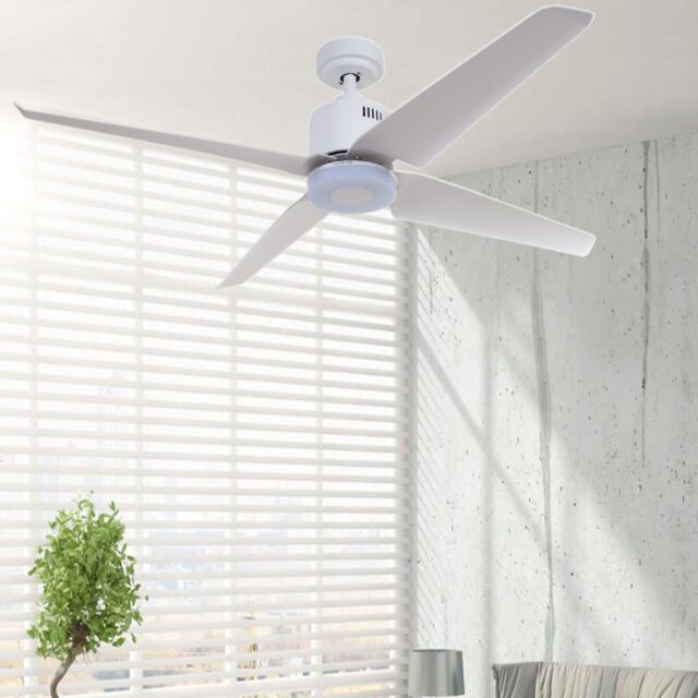 Moderne Ventilatoren Een Verkoelende Oplossing Tijdens Warme Dagen In Nederland