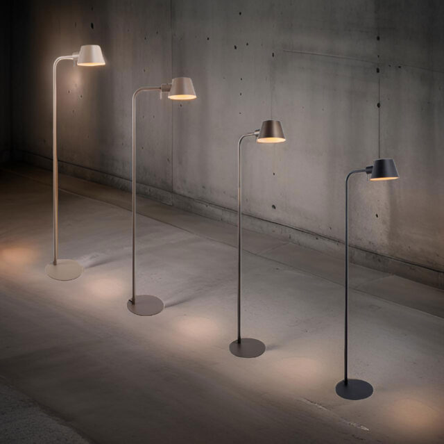 Scandinavische minimalistische taupe / bruine leeslamp met grote E27 fitting - Afbeelding 17
