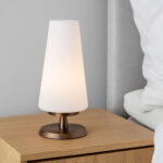 Touch Tafellamp Brons Met Opaal Glas Stijlvol En Gebruiksvriendelijk 3